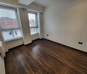 Park Crescent, LU1 - Photo 1