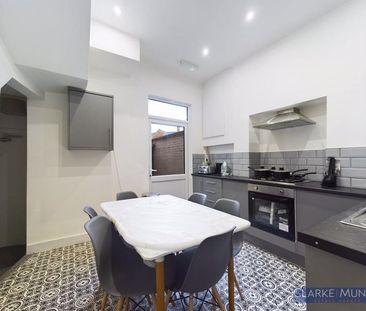 Borough Road Room 1, Middlesbrough - Photo 2