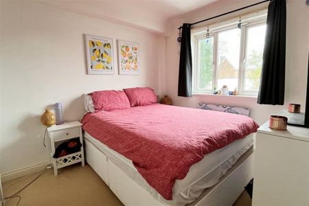 5 bedroom detached house to rent - Photo 3