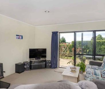 Charming 2-Bed Home in Awakeri - Photo 1