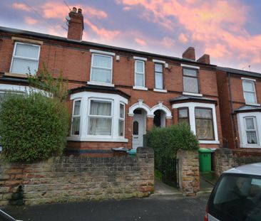 4 bed Semi-Detached House for Rent - Photo 1