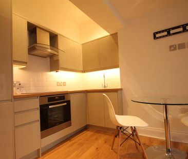 Studio to rent - Photo 2