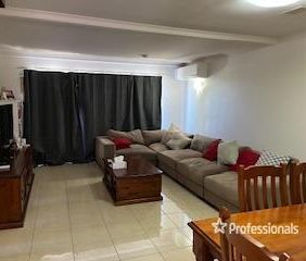 **FURNISHED UNIT - ELECTRICITY & WATER INCLUDED** - Photo 5