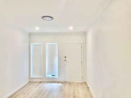 Luxurious Duplex with Studio - Photo 2