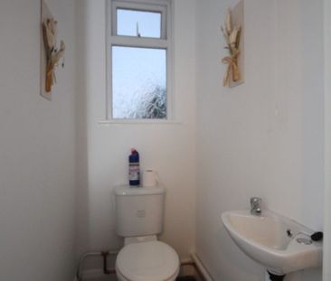 2 Double Bed Maisonette – Surbiton (Alexandra Drive, KT5) - Photo 4