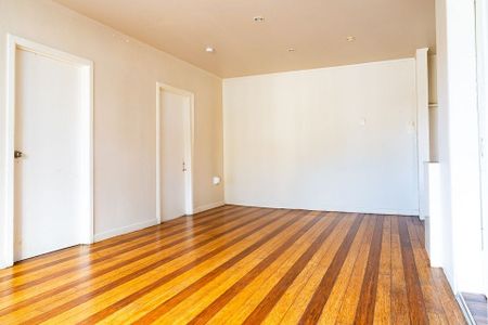 Charming 2BR Onehunga Unit w/AC! - Photo 3