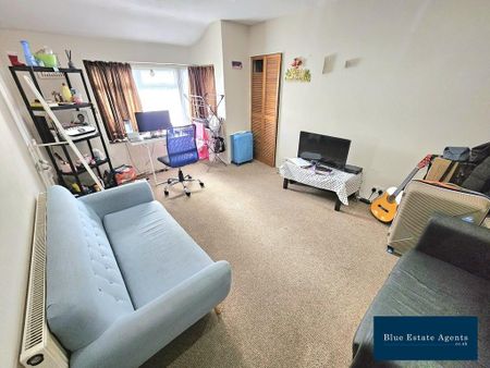 2 bedroom maisonette to rent - Photo 2