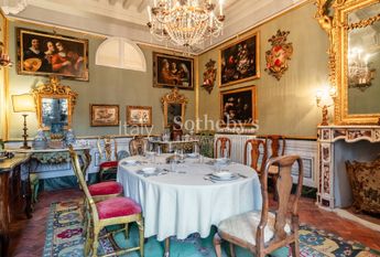 Elegant apartment in a heritage palazzo in Lucca