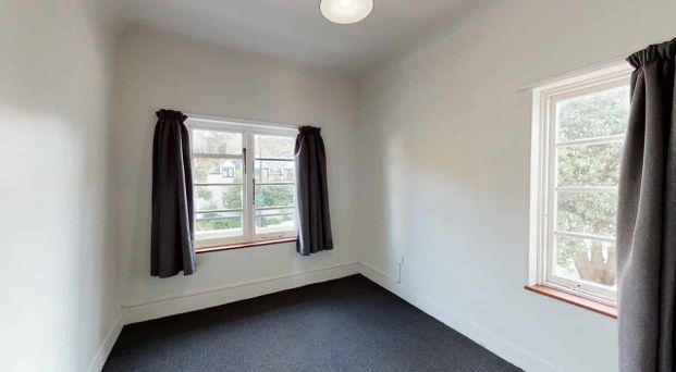 Central 2 Bedroom Art Deco Apartment - Photo 1