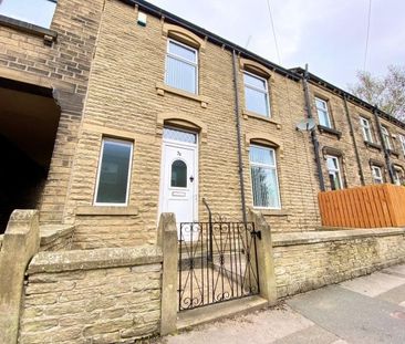 Lawrence Road, Marsh, Huddersfield £850 pcm ⓘ The monthly or weekly payment required by the landlord. Read our glossary page , 3 bedrooms, house - terraced, to let * Tenant info - Photo 4