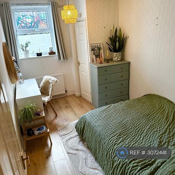 1 bedroom in a flat share to rent - Photo 1