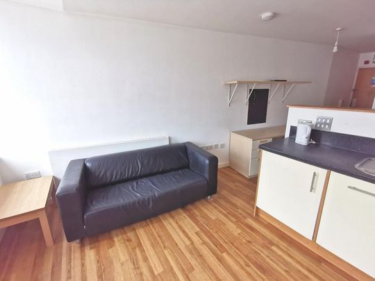 Studio to rent - Photo 1