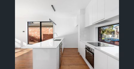 Two Bedroom + Study Townhouse! - Photo 5