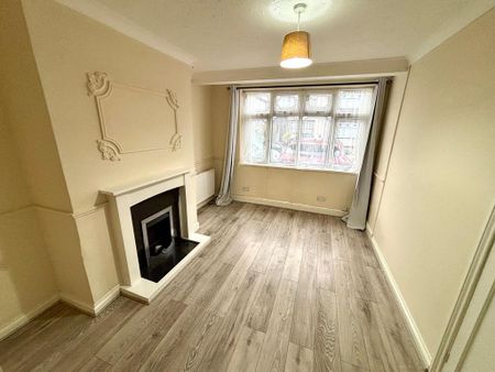 3 bedroom terraced house to rent - Photo 2