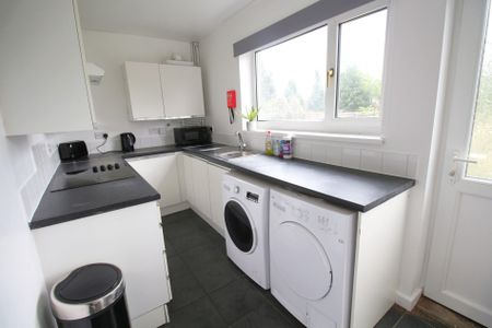 10 Goldsmith Walk, St Giles, Lincoln, Lincolnshire, LN2 4JW, - Photo 2