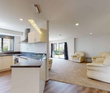 Location, Convenience And Space! - Photo 4