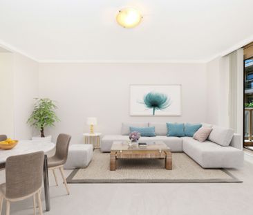 Elegant Waterfront Living in the Prestigious Anchorage, Balmain Shores - Photo 1