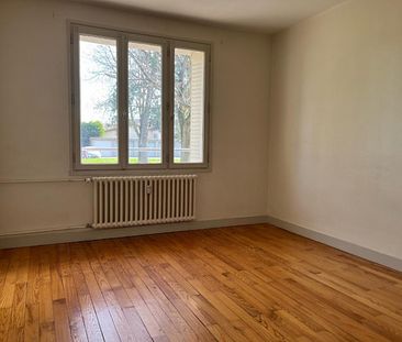 A LOUER - APPARTEMENT T3 - LE COTEAU - Photo 3