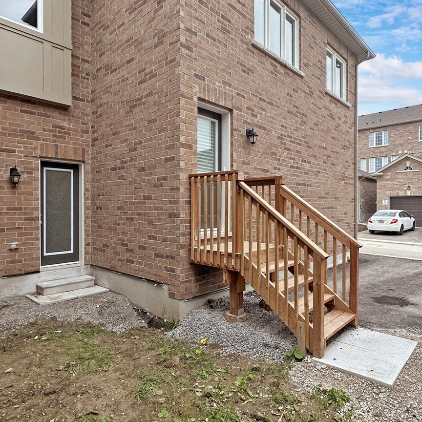 For Lease - 4 Waterleaf Road Unit# Coach, Markham, Ontario - Photo 1