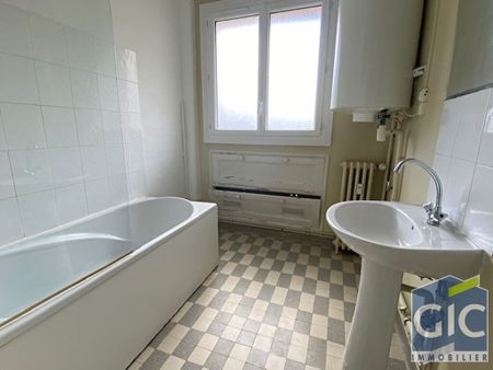 Location Appartement 4 pièces 87m² - Photo 3