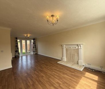 3 bedroom semi-detached house to rent - Photo 2