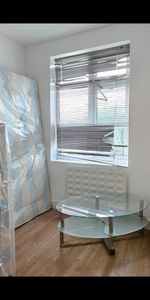 Studio Flat, Waverley Gardens, NW10 - Photo 3