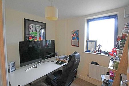 Compair Crescent, Ipswich, IP2 - Photo 2