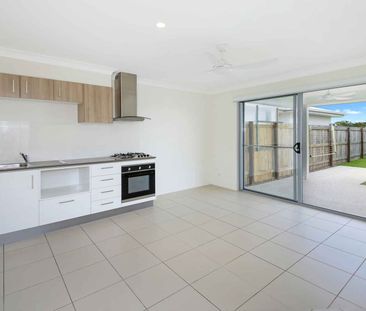 A Gem in Peregian Springs!! - Photo 2