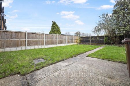 3 bedroom end of terrace house to rent - Photo 4