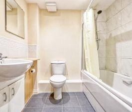 2 BEDROOM Apartment - First Floor - Photo 1