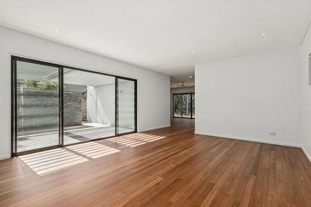 2 Reserve Street, Seaforth NSW 2092 - House For Rent | Domain - Photo 4