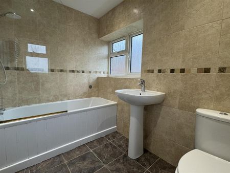 3 bedroom semi-detached house to rent - Photo 3