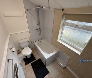 2 bedroom terraced house to rent - Photo 2