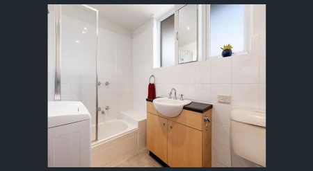 6/10 Celeste Court, St Kilda East VIC 3183 - Photo 3