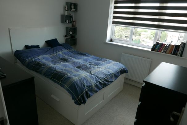 Yew Avenue, West Drayton, UB7 8QD - Photo 1