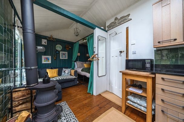 4 bedroom detached house to rent - Photo 1