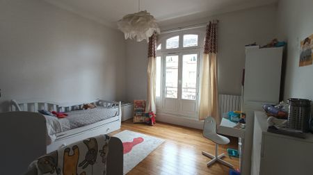 Location Maison 7 pièces 214m² ORLEANS 45000 - Photo 3