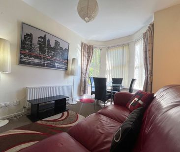 Apt 2, 100 University Avenue, Belfast BT7 1GY - Photo 1