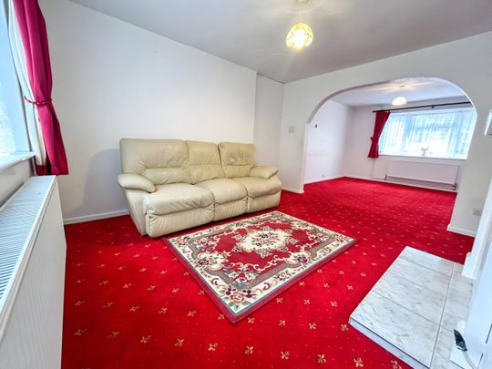 3 Bedroom House To Let - HP13 - Photo 1