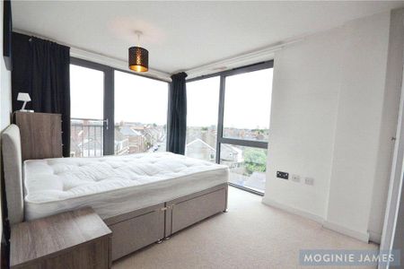 2 bedroom flat to rent - Photo 4