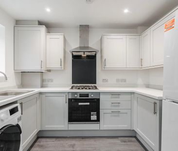 3 bedroom detached house to rent - Photo 2