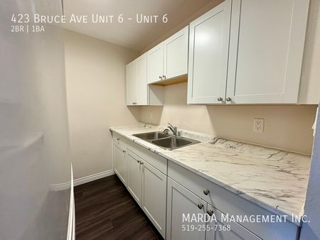 SPACIOUS 2BED/1BATH UPDATED UNIT ON BRUCE + HYDRO! - Photo 4