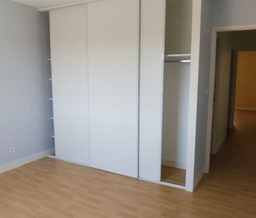 Location Appartement 3 pièces 84m² ANGOULEME 16000 - Photo 6