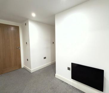 1 bedroom in a flat share to rent - Photo 3