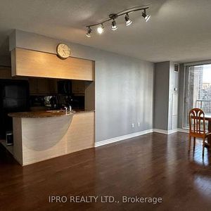 Burnhamthorpe/Confederation Pkwy-Sunny Spacious 2 Bdrm 2 Bathrm - Photo 2