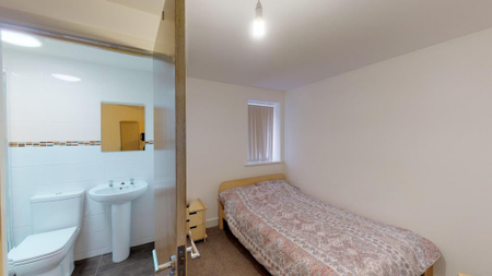 6 bedroom townhouse to rent - Photo 2