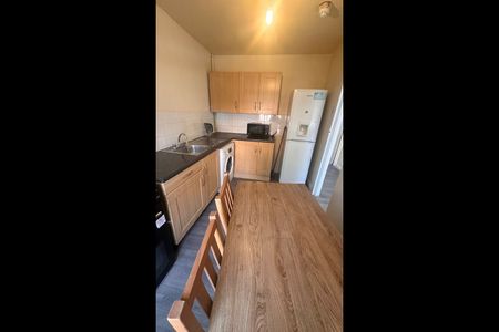 1 Bed Terraced House, Birkin Avenue, NG7 - Photo 4