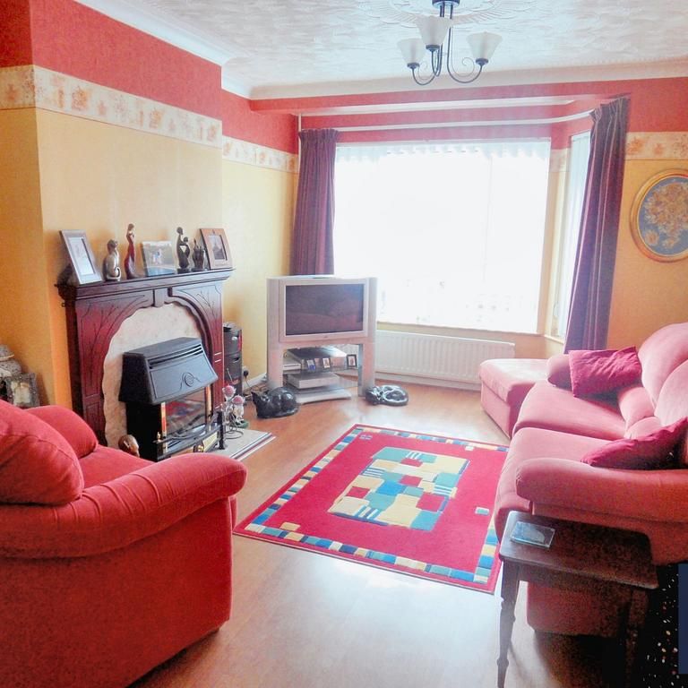 3 bedroom semi-detached house to rent - Photo 1