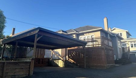 Charming Sunny Elevated 1930s Home - Photo 2