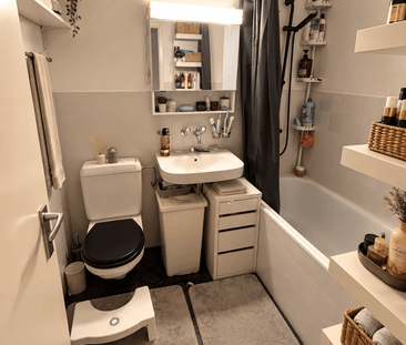 Gemütliche und günstige 2.5 Wohnung für Singles oder Paare (Haustie... - Foto 4